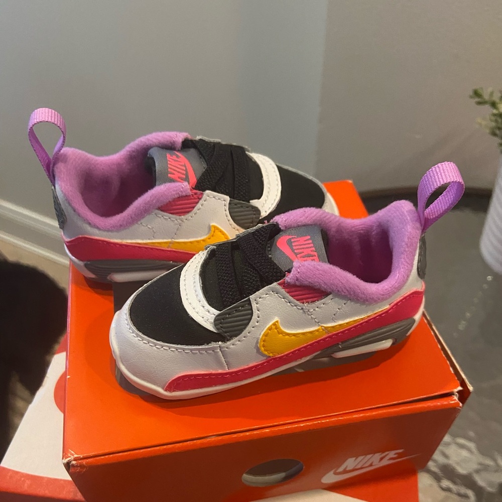 Nike Air Max 90 crib